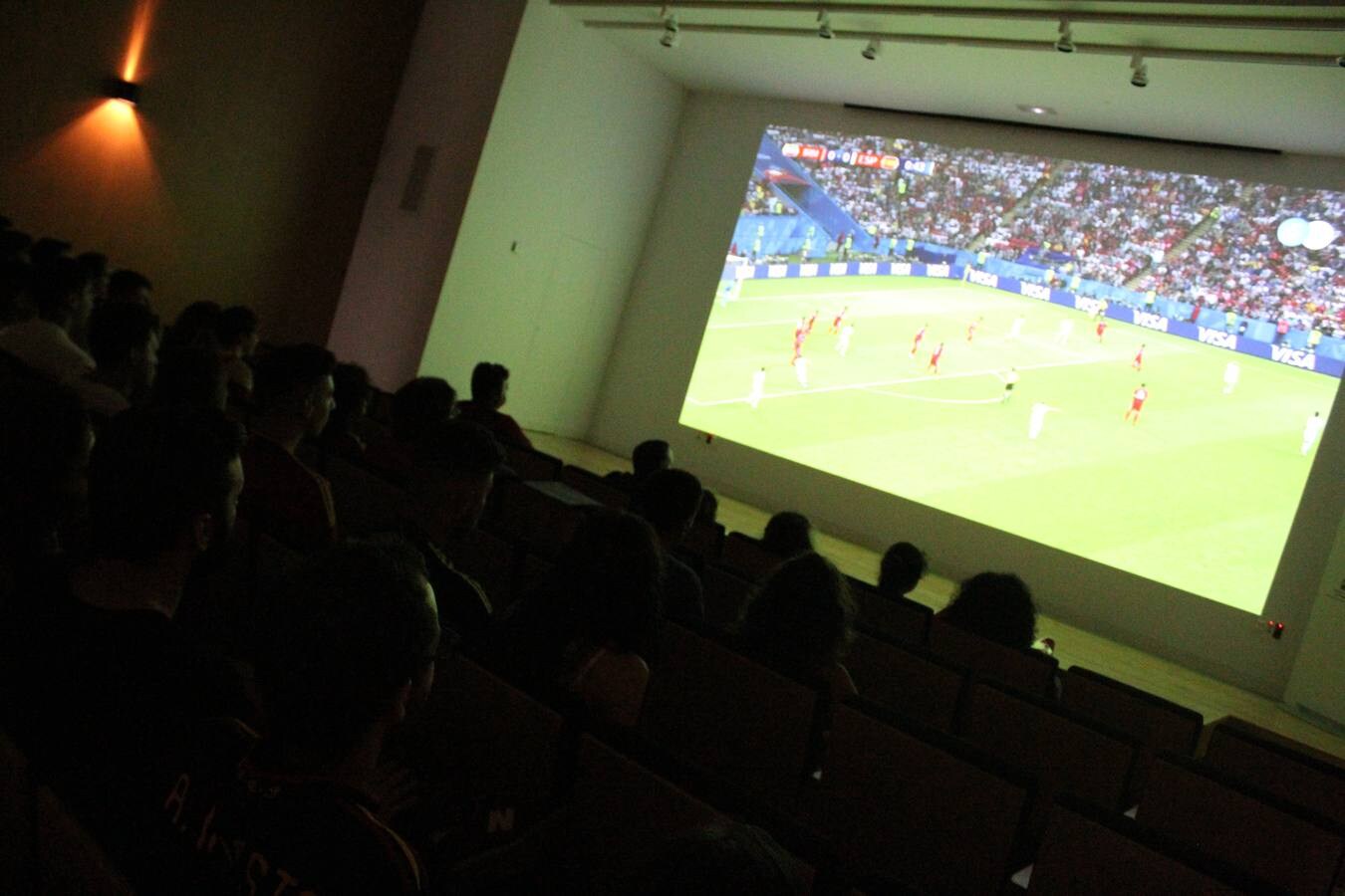 Actividades de diverso tipo y muchas ganas de fútbol. Así se se vivió el partido entre España e Irán del Mundial en las instalaciones de este espacio museístico que abre sus puertas para disfrutar del Mundial de una forma diferente.