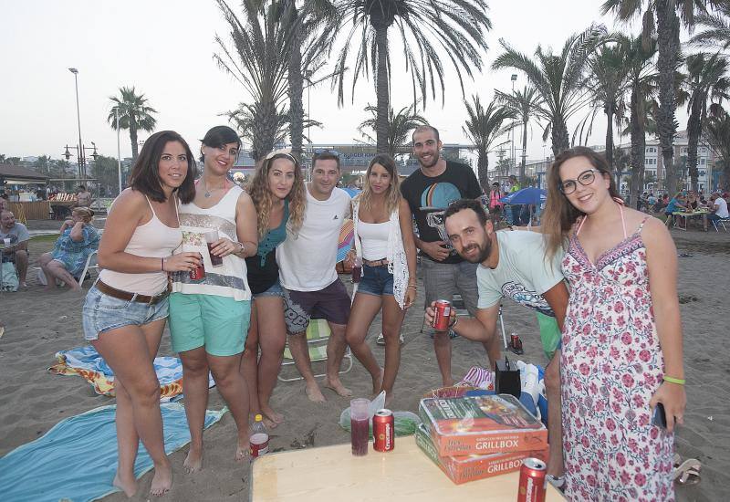 Imágenes de malagueños disfrutando de la llegada del verano en La Misericordia