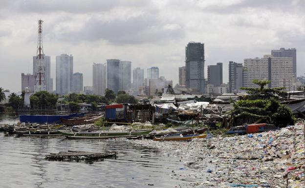 Vista de Manila, con el río Pasig en primer término. 