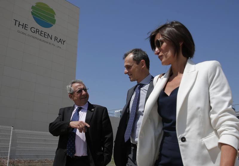 El nuevo ministro de Ciencia, Innovación y Universidades, Pedro Duque, visita la Universidad de Málaga y considera una prioridad la transferencia tecnológica, más ayudas y menos limitaciones a la investigación.