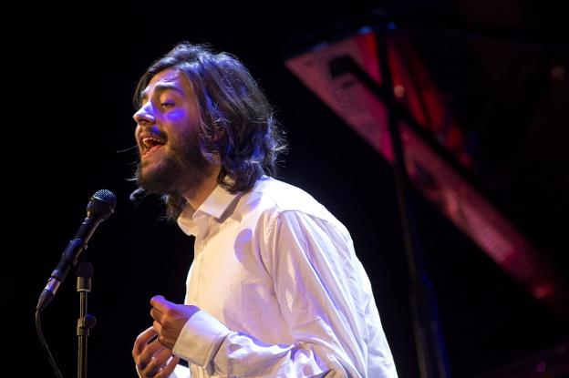 Salvador Sobral llenó anoche el Cervantes dentro del Festival Terral. 