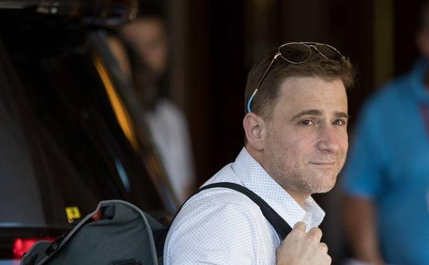 Stewart Butterfield, que aprendió a programar solo, es el fundador de Slack, una compañía valorada en 4.300 millones de euros que ayuda a las empresas a mejorar sus comunicaciones internas. 