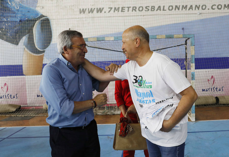 Aficionados,técnicos, directivos y jugadores se reunieron en el colegio de calle La Victoria para celebrar la efeméride