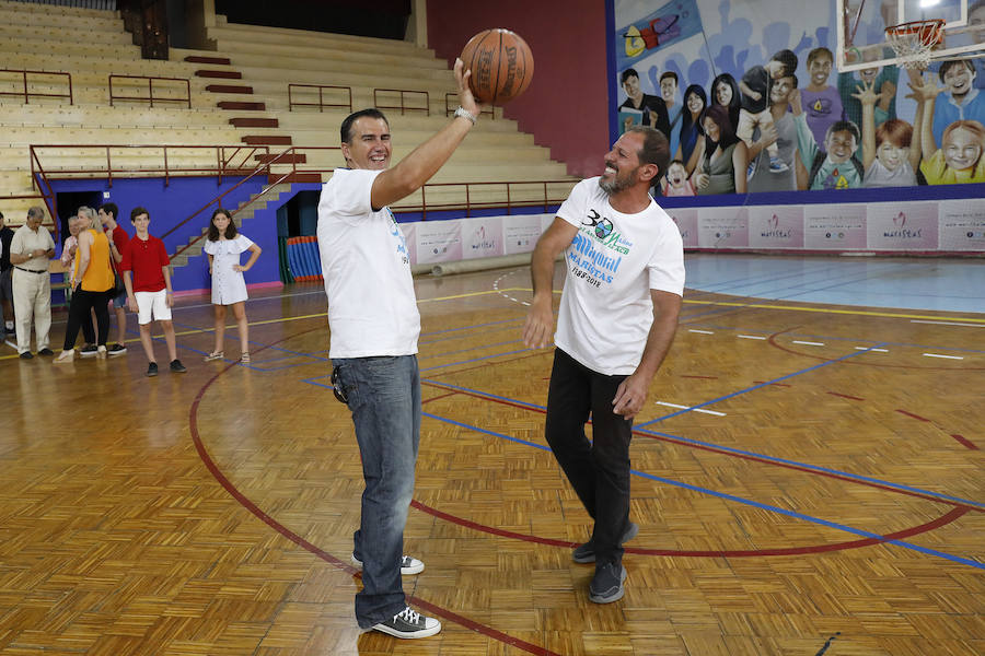 Aficionados,técnicos, directivos y jugadores se reunieron en el colegio de calle La Victoria para celebrar la efeméride