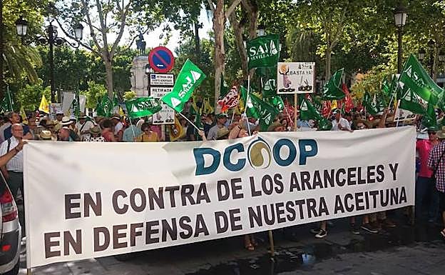 La concentración, que ha tenido lugar entre las 11.000 y 13.00 horas