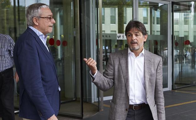 Oriol Pujol (d) y su abogado, Javier Melero, en una imagen de archivo.