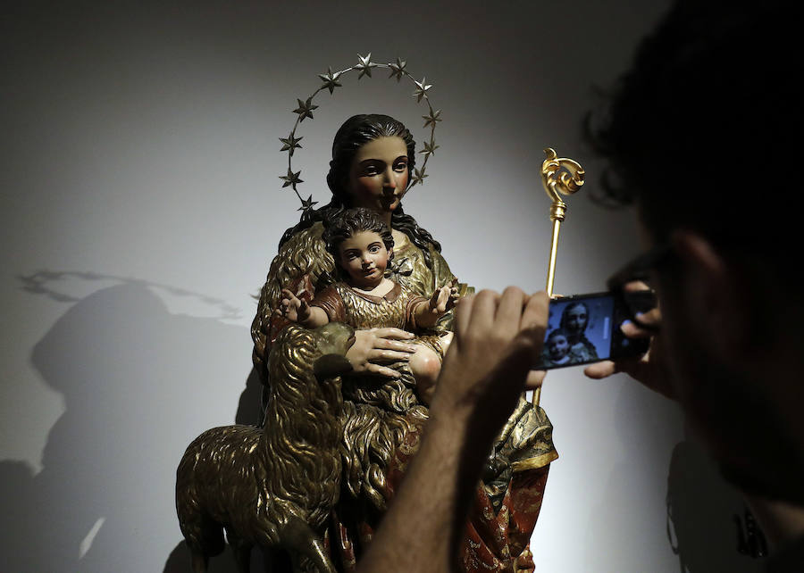 Medio centenar de obras y piezas realizadas en el taller del imaginero Francisco Buiza se exponen juntas por primera vez en esta muestra del ArsMálaga Palacio Episcopal única en toda Andalucía.