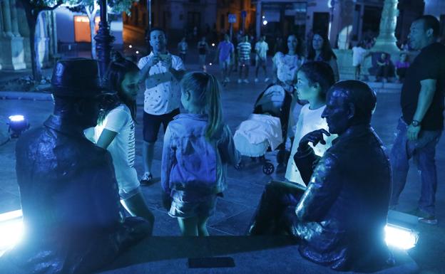 Imagen principal - Luces, magia y velas en Antequera para celebrar el segundo año como Patrimonio Mundial