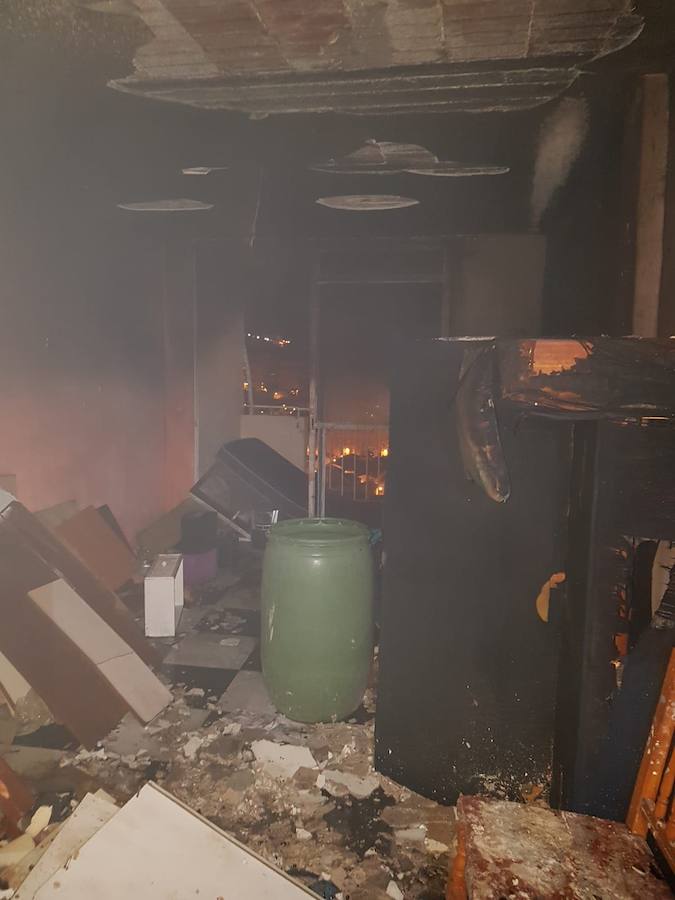 Las llaman obligan a desalojar un edificio de trece plantas en La Palmilla