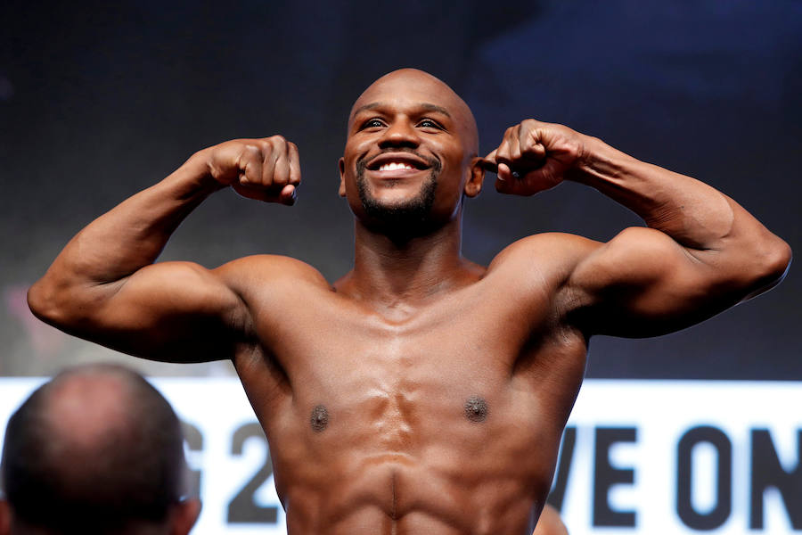 Floyd Mayweather ocupa la primera posición gracias a su célebre pelea con el luchador irlandés Conor McGregor, que le reportó buena parte de los 285 millones de dólares (243 millones de euros) que ha ganado.