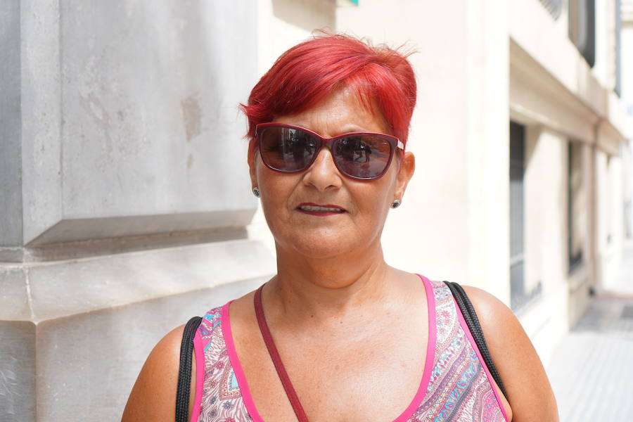 ANA SABASTRO, 63 años: “Me sacaron siete dientes, aunque algunos estaban buenos, me dijeron que me tenían que quitar todos. Me pusieron cuatro implantes, la prótesis provisional y cuando fui a la revisión me encontré la clínica cerrada”