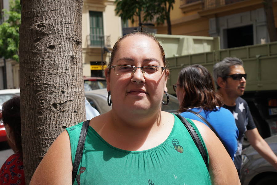 JUANA MARÍA PENDÓN, 35 años: “Fui a iDental para arreglarme la boca y me han dejado a medias. Todas las citas que tenía las he perdido y sigo pagando a la financiera”