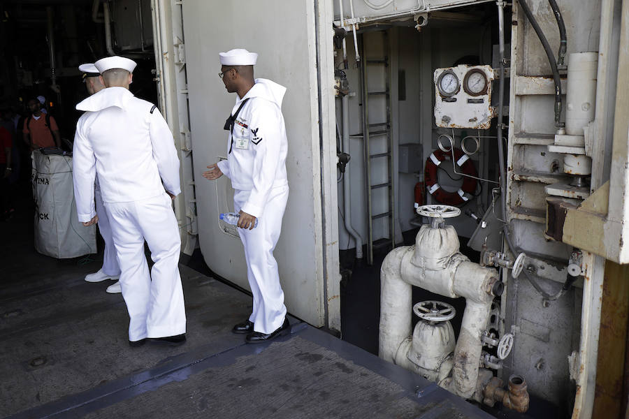 El portaaeronaves norteamericano USS Iwo Jima se encuentra atracado en el puerto de Málaga este fin de semana para dar descanso a los más de 2.500 militares que lleva a bordo, unos 1400 marines y otros 1.100 personal de marinería, tras permanecer seis meses de misión en Oriente Medio