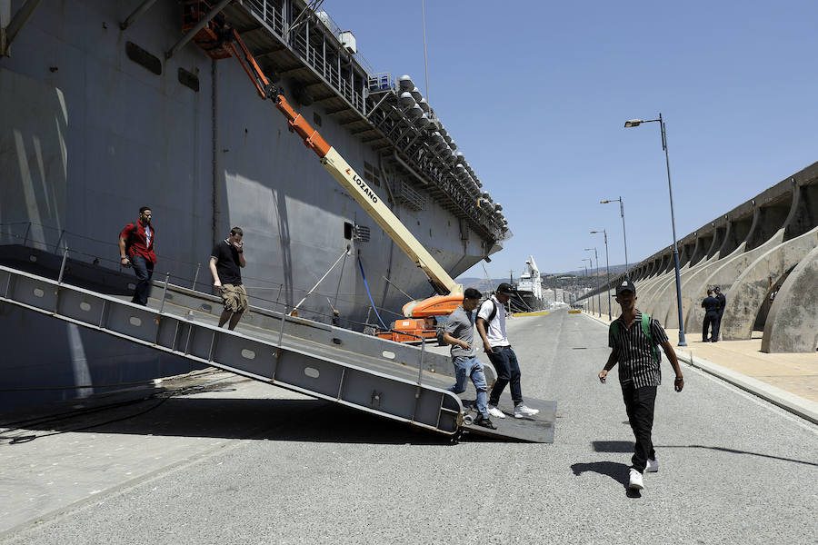 El portaaeronaves norteamericano USS Iwo Jima se encuentra atracado en el puerto de Málaga este fin de semana para dar descanso a los más de 2.500 militares que lleva a bordo, unos 1400 marines y otros 1.100 personal de marinería, tras permanecer seis meses de misión en Oriente Medio