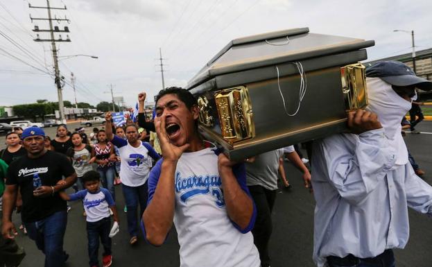 Protestas contra Ortega durante el funeral de Gerald Velázquez.