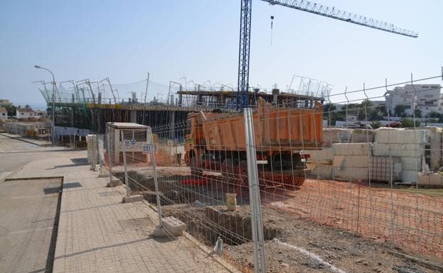 Los trabajos de construcción del cuarto instituto de Rincón de la Victoria se desarrollan desde finales del pasado año en Torre de Benagalbón.