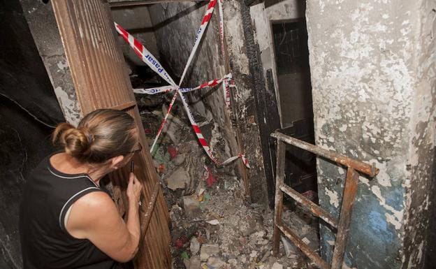 Estado de parte del edificio tras el incendio. 