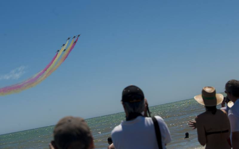 Torre del Mar acoge este festival aéreo internacional con 40 aeronaves de cuatro países diferentes 