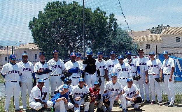 Los Tiburones se ejercitan en el campo de Cártama o en un terreno cedido por la Universidad Laboral.