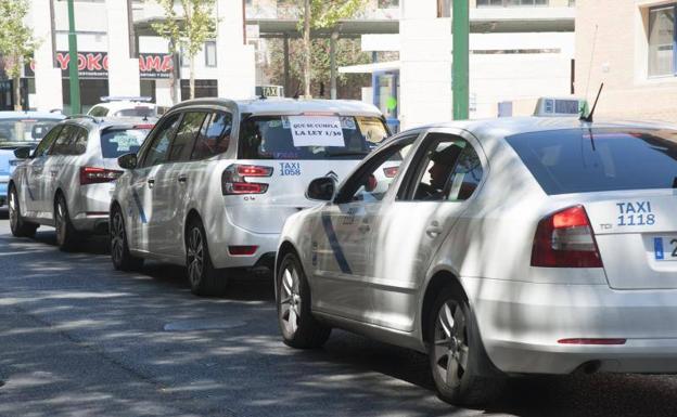 ¿Por qué hacen huelga los taxistas?