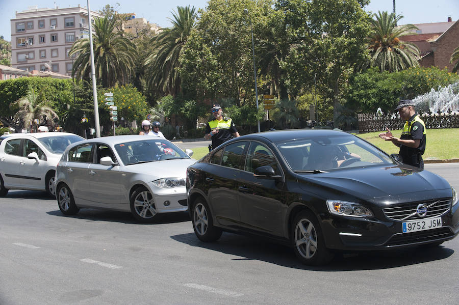 En el tercer día de huelga, los taxistas de Málaga han vuelto a cortar por sorpresa el Paseo del Parque en ambas direcciones.