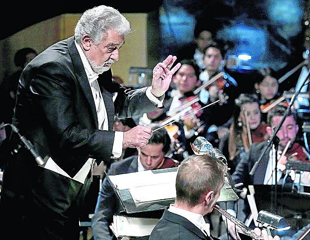 Plácido Domingo, al frente de la Orquesta Sinfónica de Jalisco, en una imagen reciente. 