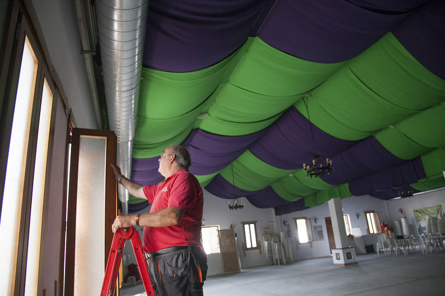 Cuenta atrás para la Feria de Málaga 2018 y en el Real del Cortijo de Torres se trabaja para que todo esté a punto.