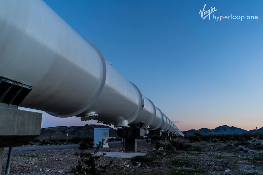 Adif y Virgien firman acuerdo para que Bobadilla albergue un centro de pruebas y prototipos del que muchos consideran el medio de transporte del futuro. 