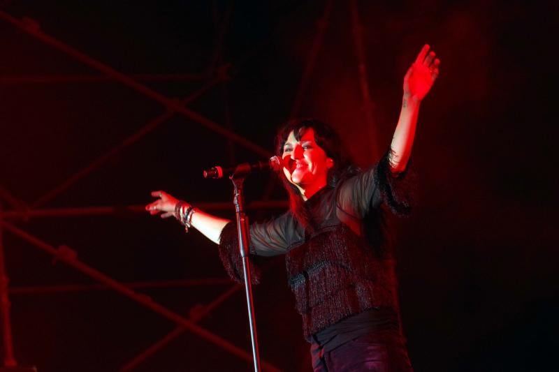 El grupo malagueño presentó los temas de su nuevo disco 'Vuela' y también deleitó al público con sus grandes éxitos