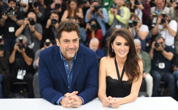 Javier Bardem y Penélope Cruz, durante la presentación de 'Todos lo saben' en Cannes.