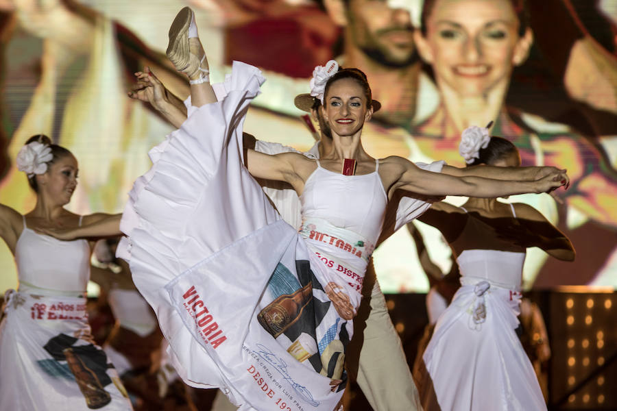 Paloma Burgueño Franco y Edgar Benítez Villodres fueron coronados anoche como los más bellos de la capital durante la tradicional gala celebrada en la portada del Real de Cortijo de Torres