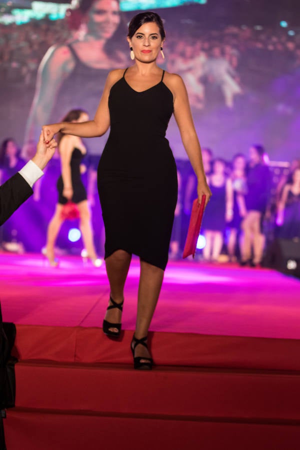 Paloma Burgueño Franco y Edgar Benítez Villodres fueron coronados anoche como los más bellos de la capital durante la tradicional gala celebrada en la portada del Real de Cortijo de Torres