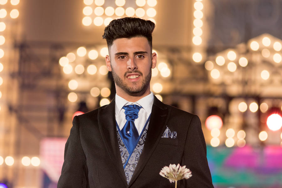 Paloma Burgueño Franco y Edgar Benítez Villodres fueron coronados anoche como los más bellos de la capital durante la tradicional gala celebrada en la portada del Real de Cortijo de Torres