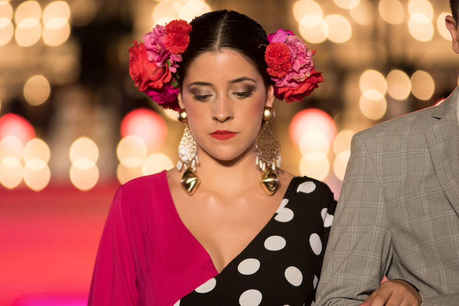 Paloma Burgueño Franco y Edgar Benítez Villodres fueron coronados anoche como los más bellos de la capital durante la tradicional gala celebrada en la portada del Real de Cortijo de Torres