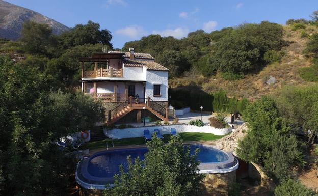 'El Chorro Villas' ofrece chalets con piscinas privadas y todas las comodidades.
