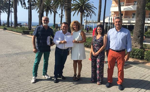 José María Rivas, Miguel Ángel Heredia, Rosa Arrabal, Patricia Gutiérrez y Antonio Yuste, ayer. 