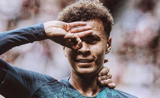 Dele Alli celebrando el gol contra el Newcastle durante el primer partido de temporada.