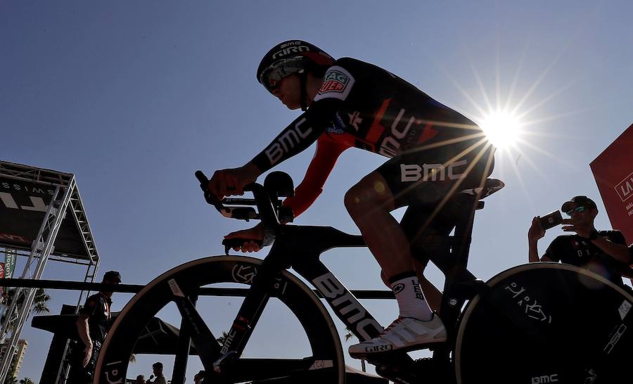 Málaga es protagonista en la Vuelta Ciclista España 2018. La etapa inicial y hasta otras tres tocan tierras malagueñas en una edición en la que hasta la canción oficial es de una malagueña. Aquí recogemos las mejores imágenes del paso por Málaga