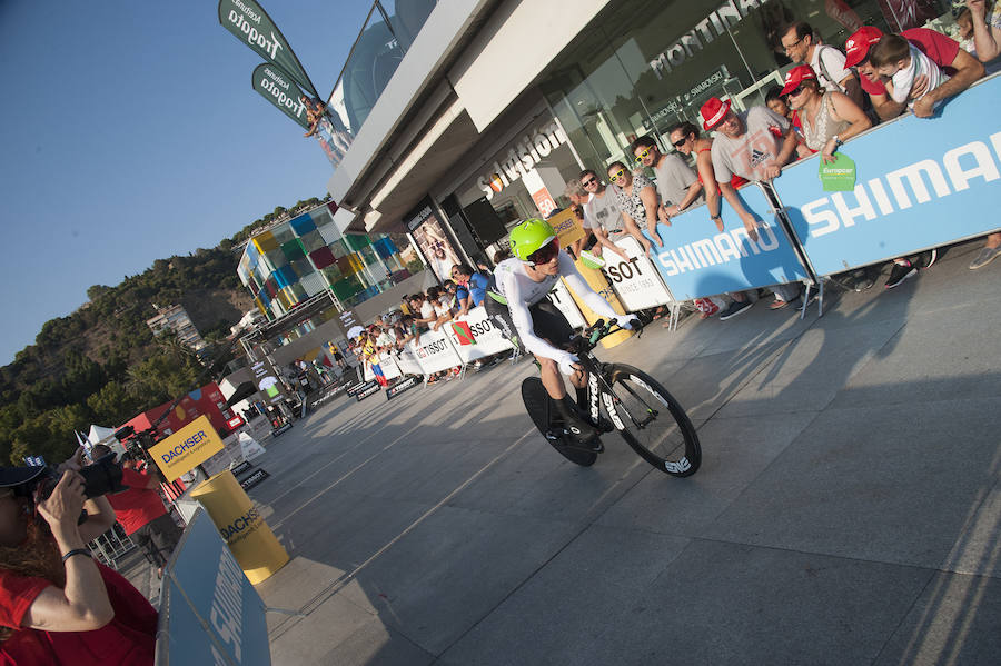 Málaga es protagonista en la Vuelta Ciclista España 2018. La etapa inicial y hasta otras tres tocan tierras malagueñas en una edición en la que hasta la canción oficial es de una malagueña. Aquí recogemos las mejores imágenes del paso por Málaga