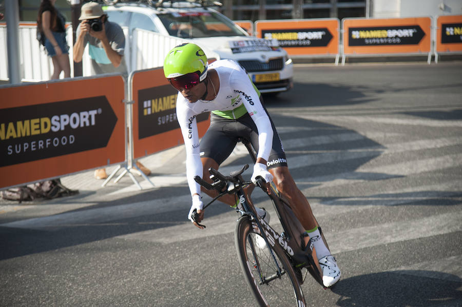 Málaga es protagonista en la Vuelta Ciclista España 2018. La etapa inicial y hasta otras tres tocan tierras malagueñas en una edición en la que hasta la canción oficial es de una malagueña. Aquí recogemos las mejores imágenes del paso por Málaga