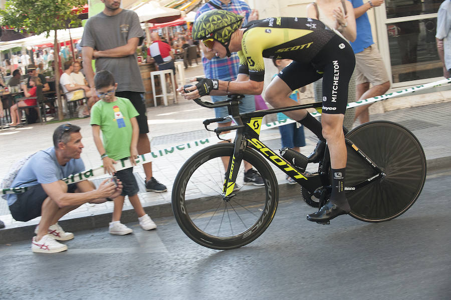 Málaga es protagonista en la Vuelta Ciclista España 2018. La etapa inicial y hasta otras tres tocan tierras malagueñas en una edición en la que hasta la canción oficial es de una malagueña. Aquí recogemos las mejores imágenes del paso por Málaga