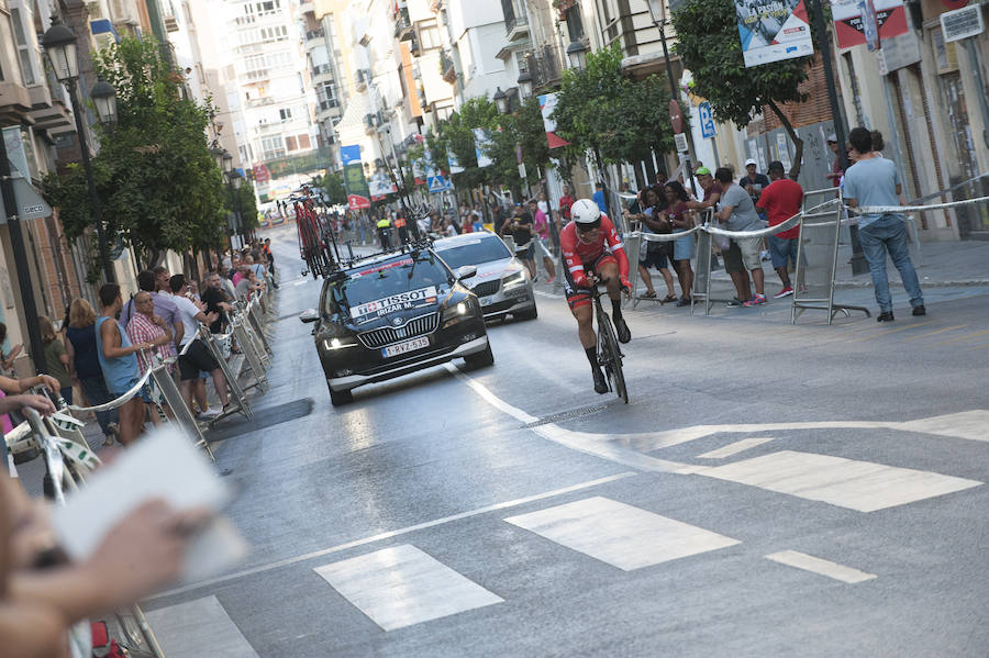 Málaga es protagonista en la Vuelta Ciclista España 2018. La etapa inicial y hasta otras tres tocan tierras malagueñas en una edición en la que hasta la canción oficial es de una malagueña. Aquí recogemos las mejores imágenes del paso por Málaga