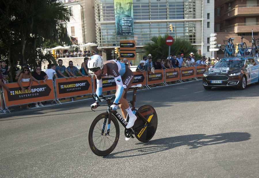 Málaga es protagonista en la Vuelta Ciclista España 2018. La etapa inicial y hasta otras tres tocan tierras malagueñas en una edición en la que hasta la canción oficial es de una malagueña. Aquí recogemos las mejores imágenes del paso por Málaga