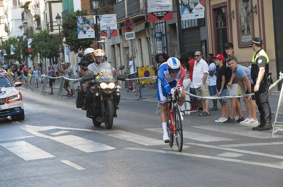 Málaga es protagonista en la Vuelta Ciclista España 2018. La etapa inicial y hasta otras tres tocan tierras malagueñas en una edición en la que hasta la canción oficial es de una malagueña. Aquí recogemos las mejores imágenes del paso por Málaga