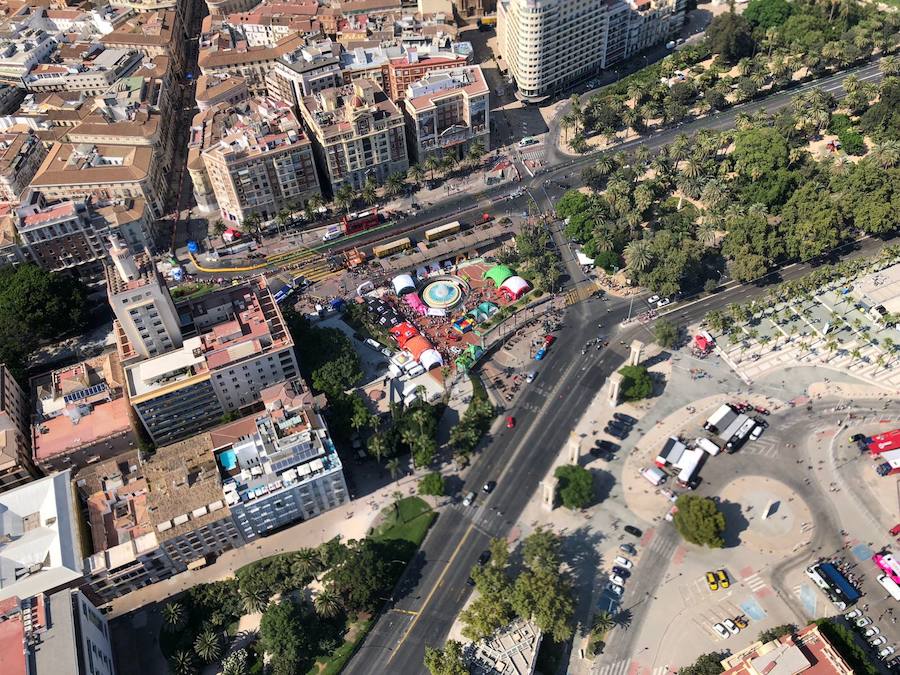 Málaga es protagonista en la Vuelta Ciclista España 2018. La etapa inicial y hasta otras tres tocan tierras malagueñas en una edición en la que hasta la canción oficial es de una malagueña. Aquí recogemos las mejores imágenes del paso por Málaga