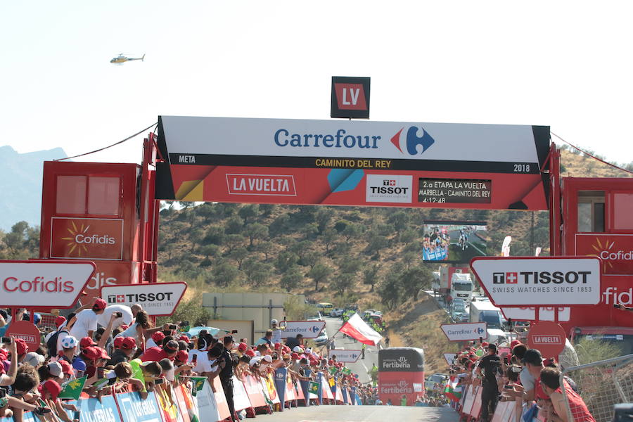 Málaga es protagonista en la Vuelta Ciclista España 2018. La etapa inicial y hasta otras tres tocan tierras malagueñas en una edición en la que hasta la canción oficial es de una malagueña. Aquí recogemos las mejores imágenes del paso por Málaga