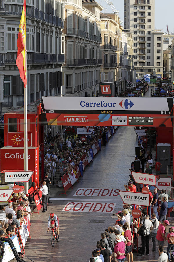 Málaga es protagonista en la Vuelta Ciclista España 2018. La etapa inicial y hasta otras tres tocan tierras malagueñas en una edición en la que hasta la canción oficial es de una malagueña. Aquí recogemos las mejores imágenes del paso por Málaga