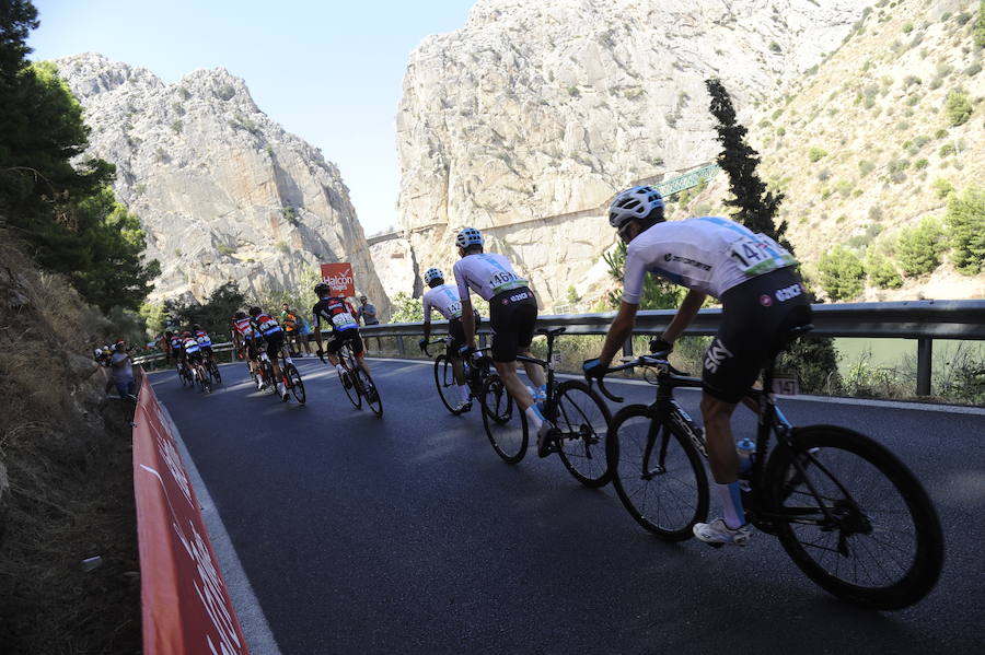 Málaga es protagonista en la Vuelta Ciclista España 2018. La etapa inicial y hasta otras tres tocan tierras malagueñas en una edición en la que hasta la canción oficial es de una malagueña. Aquí recogemos las mejores imágenes del paso por Málaga