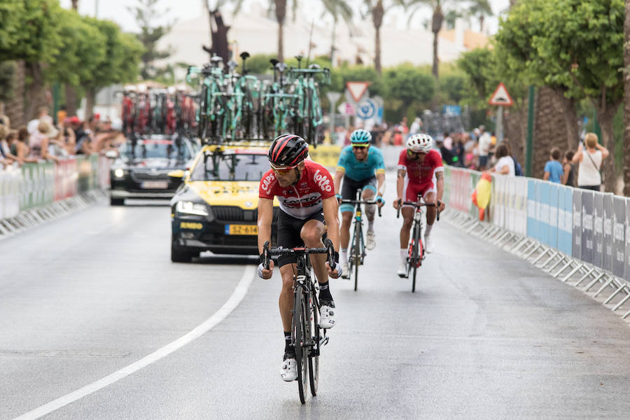 Málaga es protagonista en la Vuelta Ciclista España 2018. La etapa inicial y hasta otras tres tocan tierras malagueñas en una edición en la que hasta la canción oficial es de una malagueña. Aquí recogemos las mejores imágenes del paso por Málaga