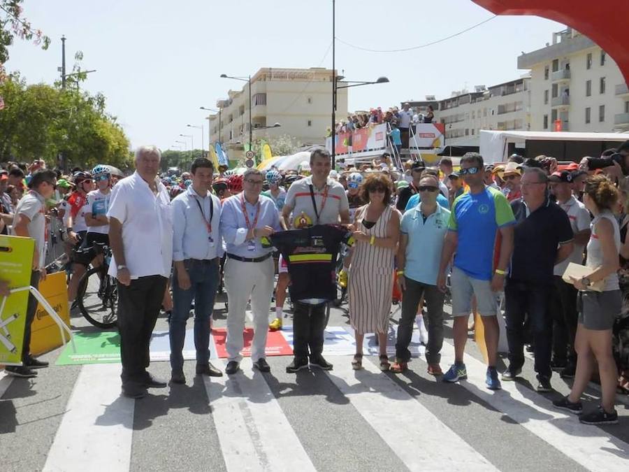 Málaga es protagonista en la Vuelta Ciclista España 2018. La etapa inicial y hasta otras tres tocan tierras malagueñas en una edición en la que hasta la canción oficial es de una malagueña. Aquí recogemos las mejores imágenes del paso por Málaga